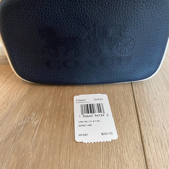 JES CONVERTIBLE BELT BAG IN COLORBLOCK (COACH F75907)
MIDNIGHT/MULTI/SILVER - Picture 6 of 8